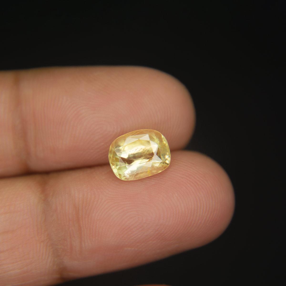 Yellow Sapphire - 3.12 Carat