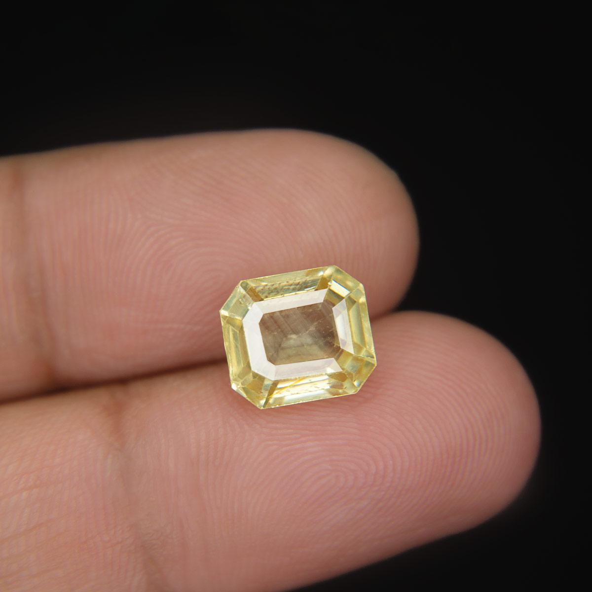Yellow Sapphire - 6.39 Carat