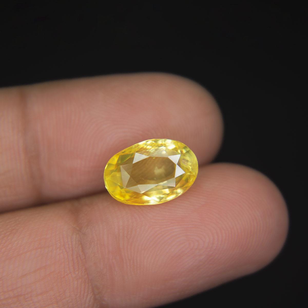 Yellow Sapphire - 7.14 Carat