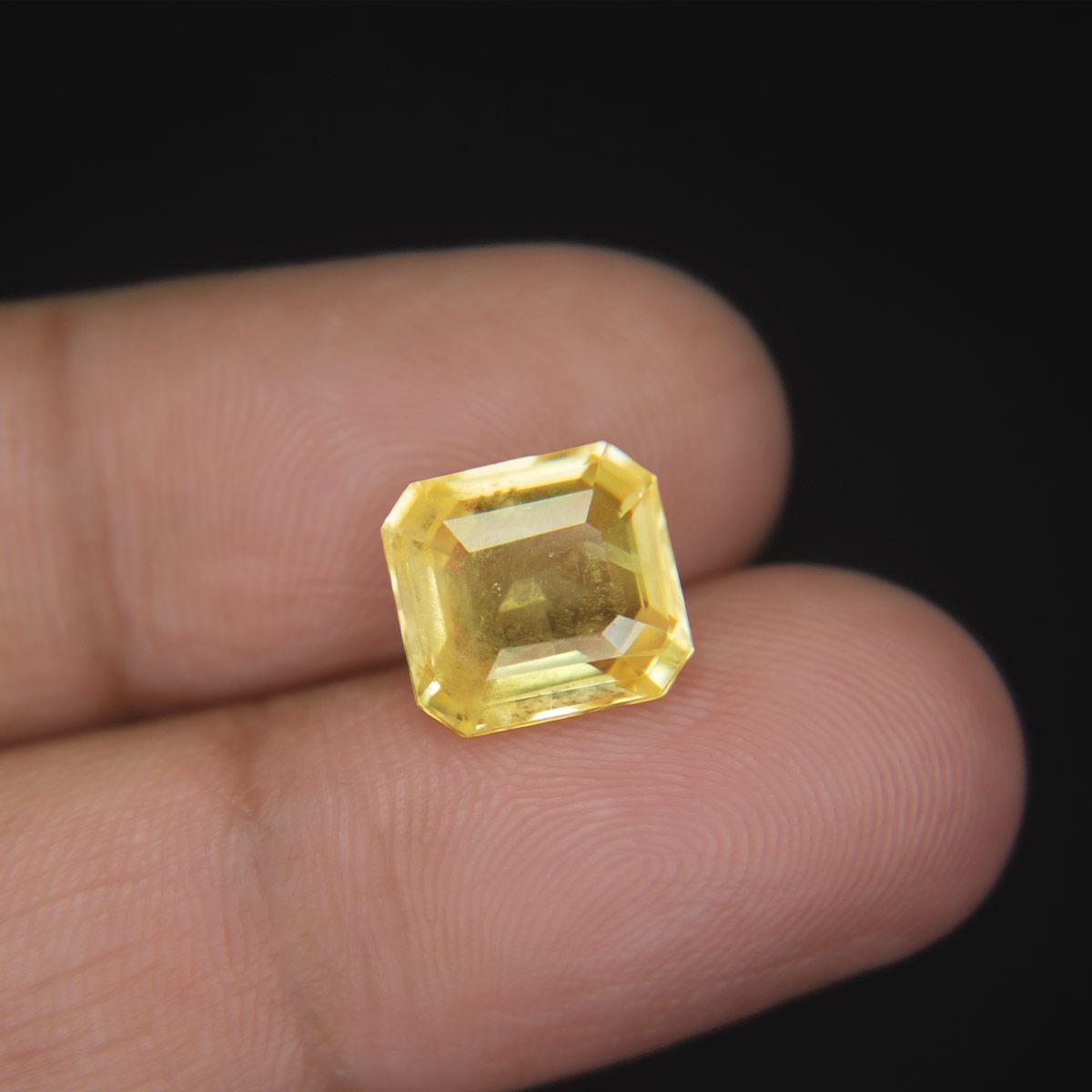 Yellow Sapphire - 6.58 Carat