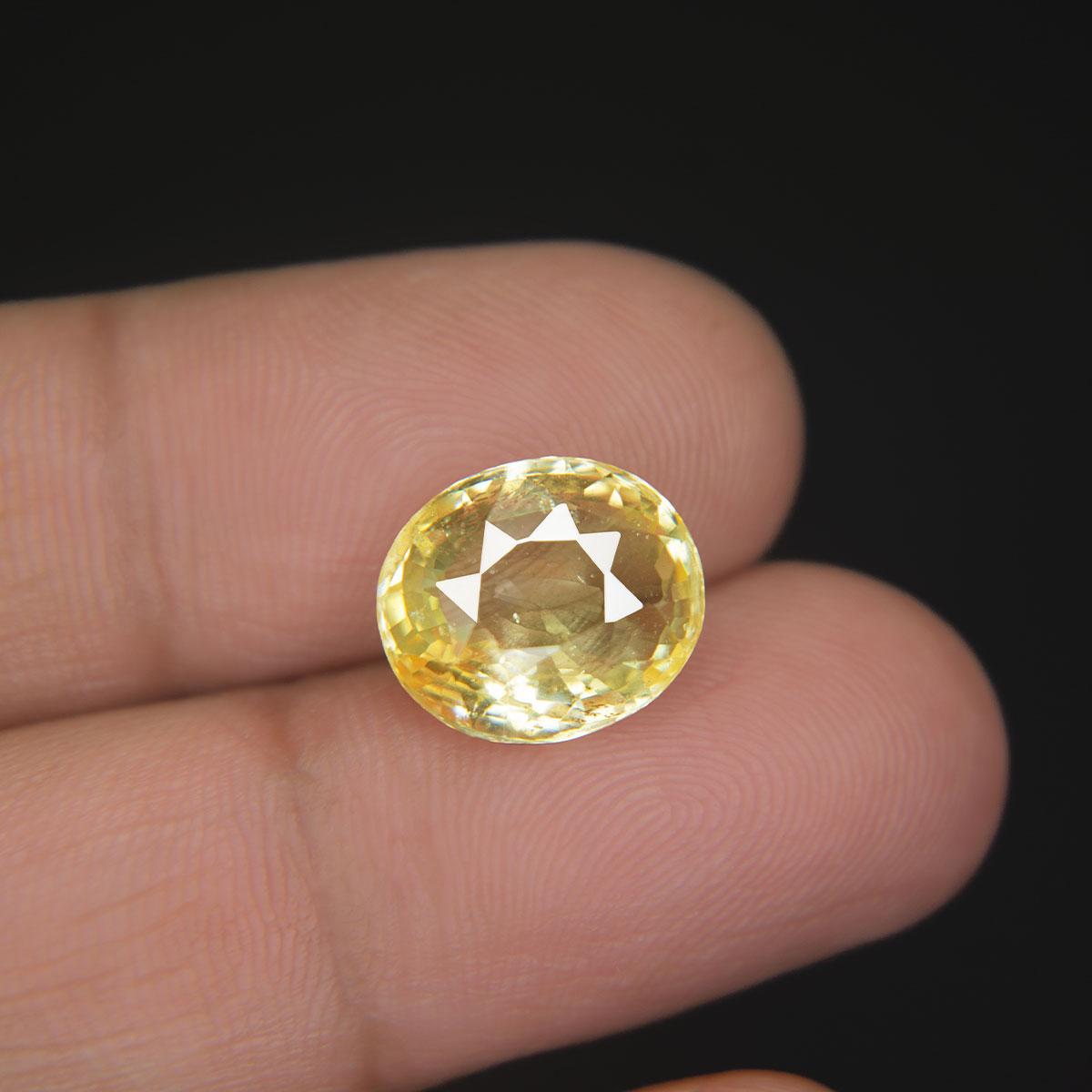 Yellow Sapphire - 8.56 Carat