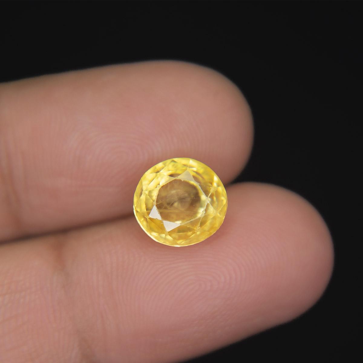 Yellow Sapphire - 6.62 Carat