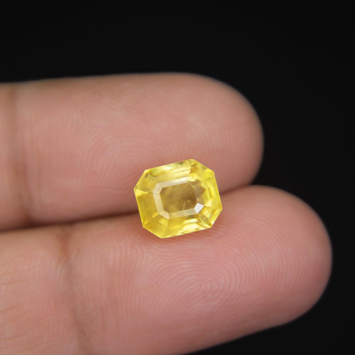 Yellow Sapphire - 4.33 Carat
