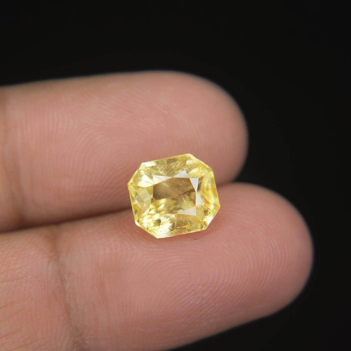Yellow Sapphire - 5.49 Carat