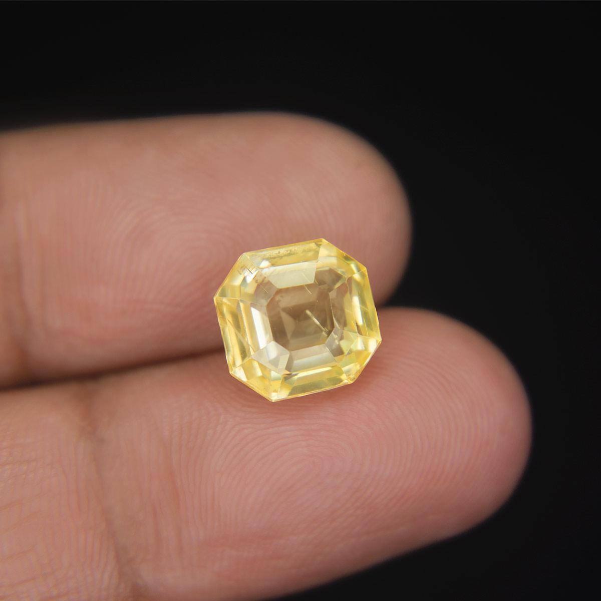 Yellow Sapphire - 7.38 Carat