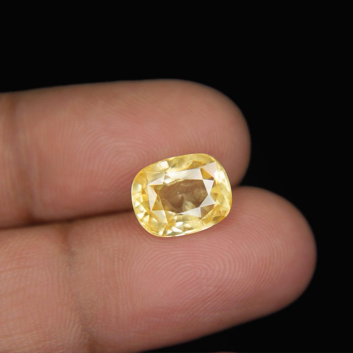 Yellow Sapphire - 5.52 Carat