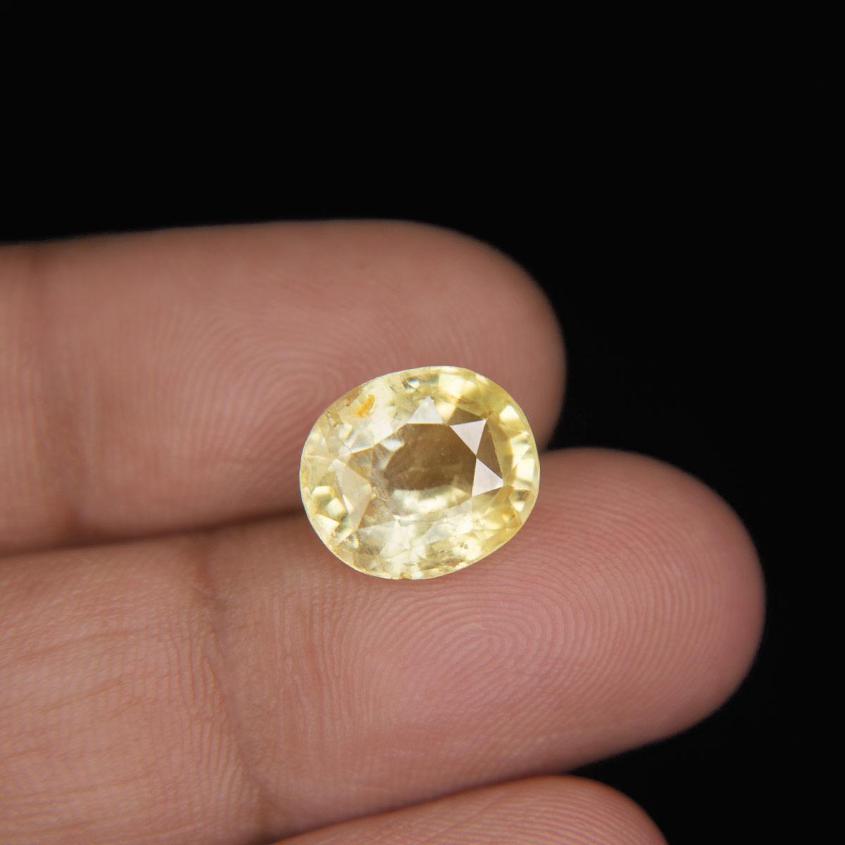 Yellow Sapphire - 8.16 Carat