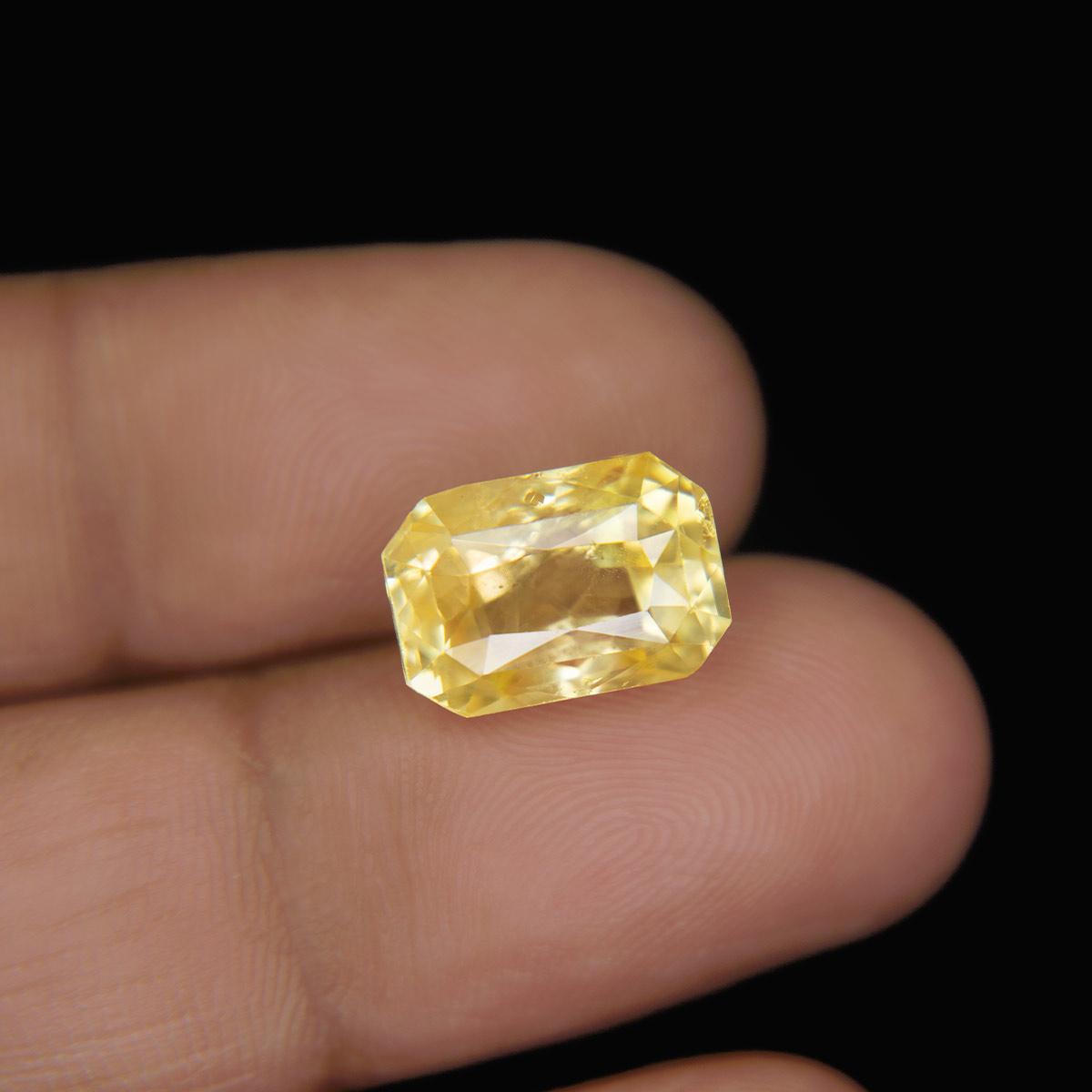 Yellow Sapphire - 10.10 Carat