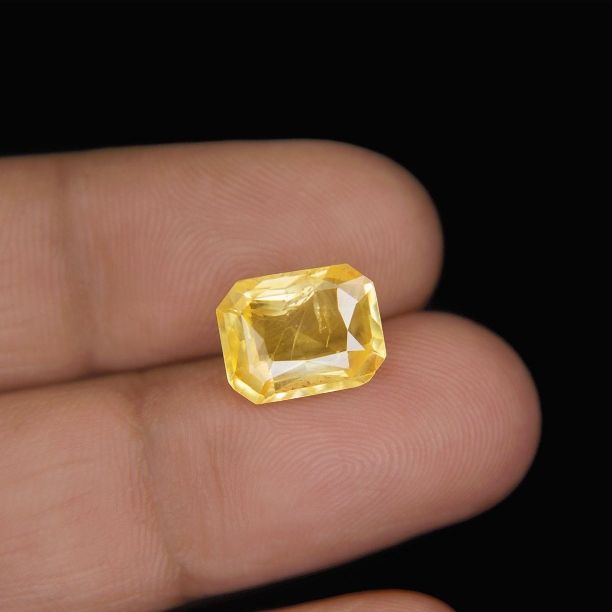 Yellow Sapphire - 5.70 Carat
